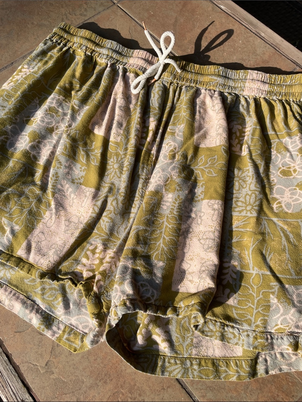 Olive Green Patchwork Floral Shorts with Drawstring D7